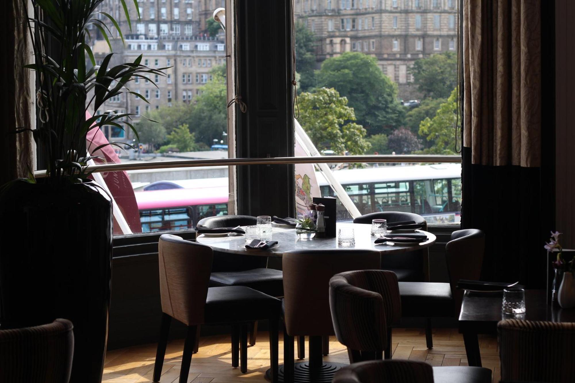 Hotel Indigo - Edinburgh - Princes Street By Ihg Bagian luar foto
