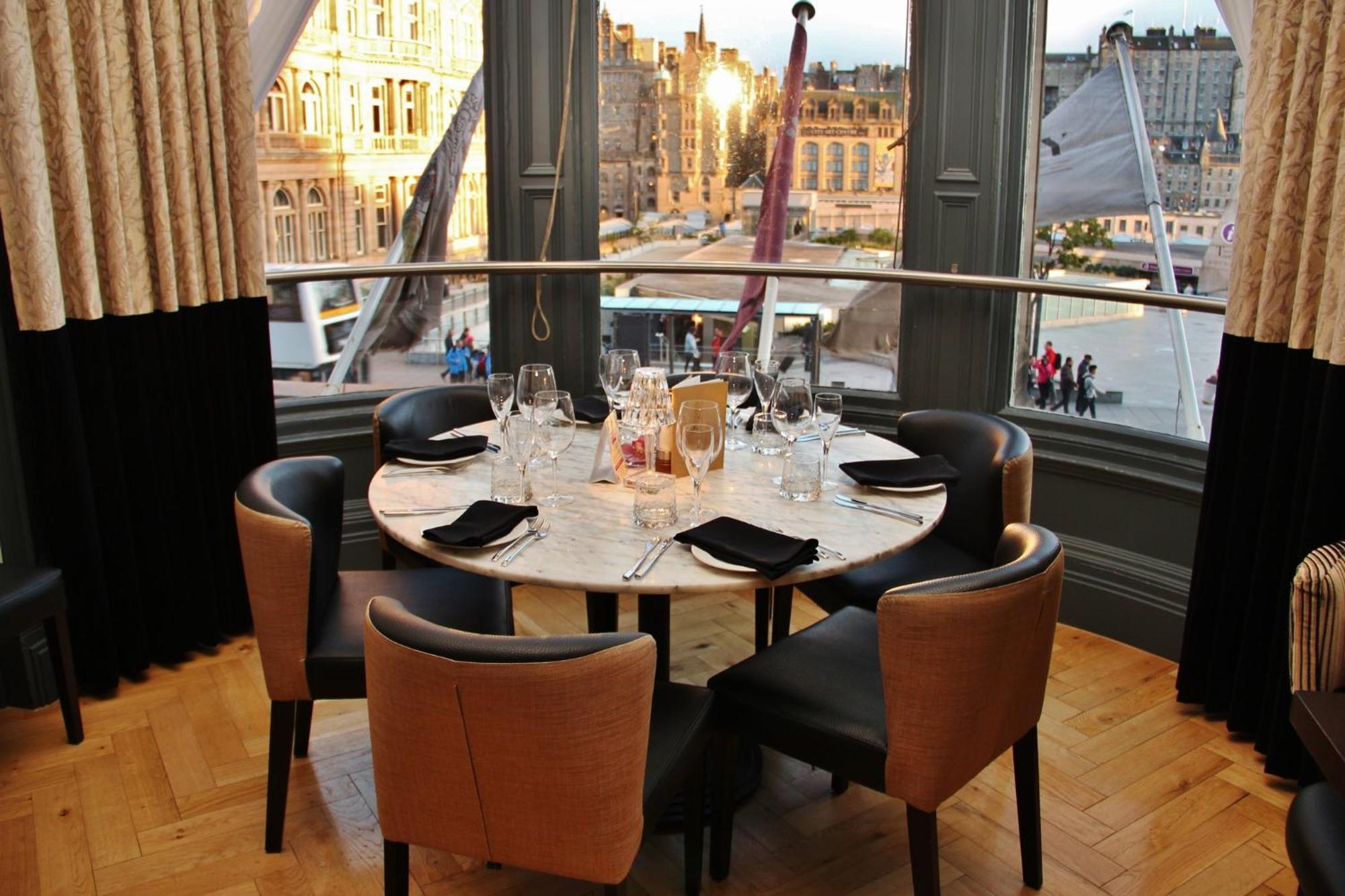 Hotel Indigo - Edinburgh - Princes Street By Ihg Bagian luar foto