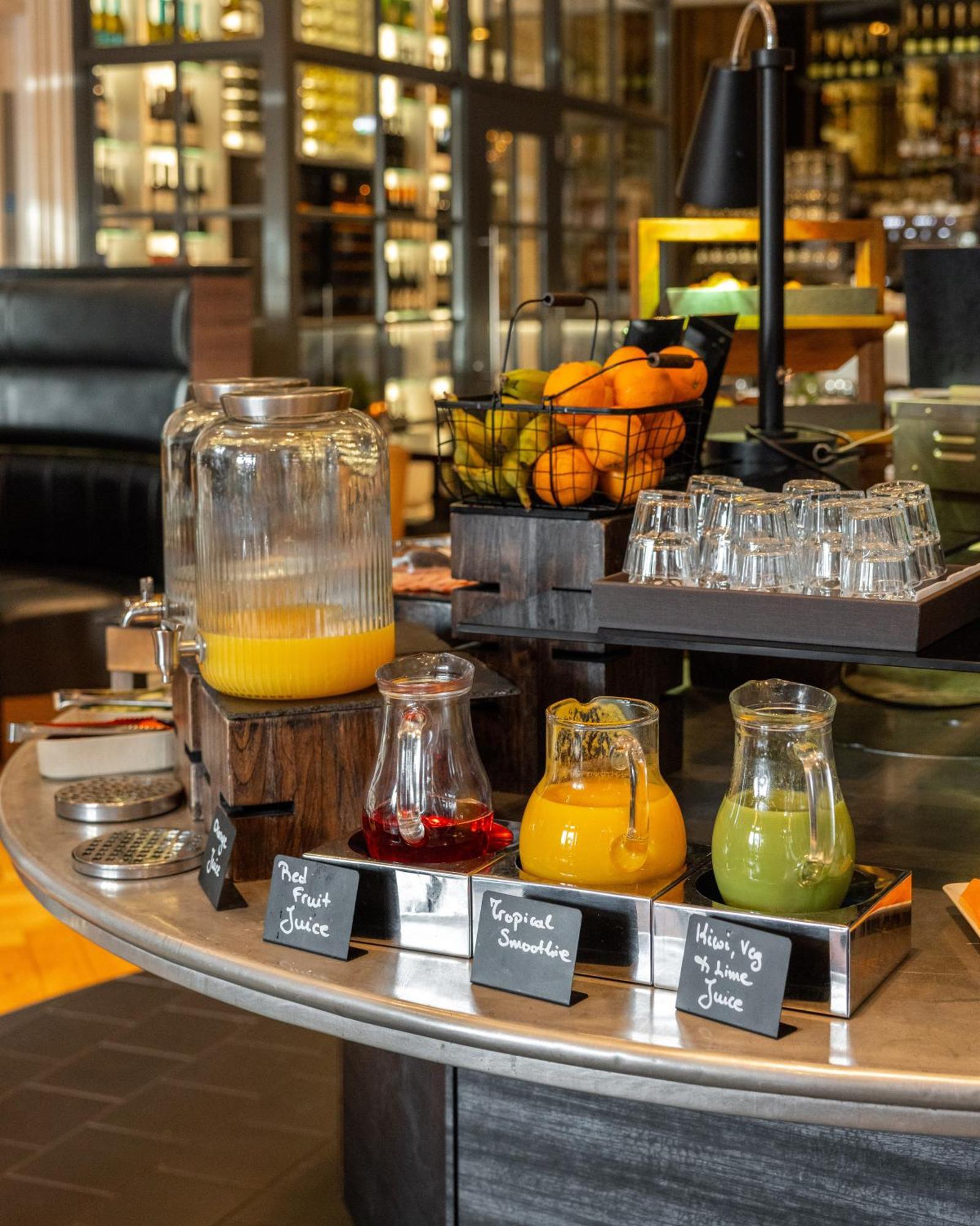 Hotel Indigo - Edinburgh - Princes Street By Ihg Bagian luar foto